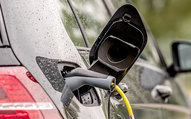 E-Mobility bei B+M Elektrotechnik GmbH & Co.KG in Halle