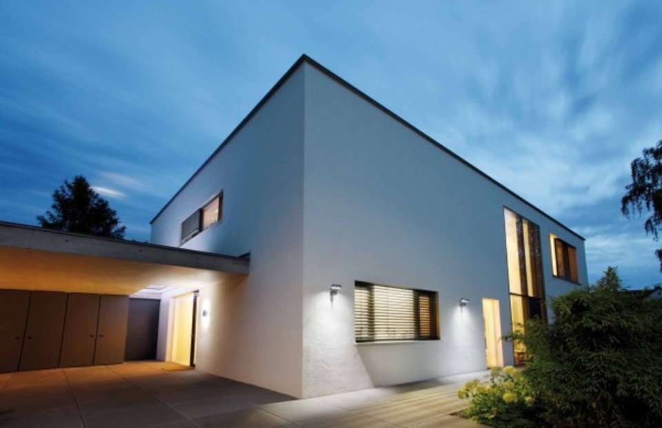 Aussenbeleuchtung bei B+M Elektrotechnik GmbH & Co.KG in Halle