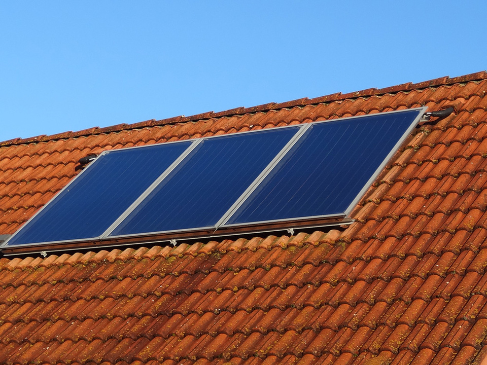 Solar Thermie bei B+M Elektrotechnik GmbH & Co.KG in Halle