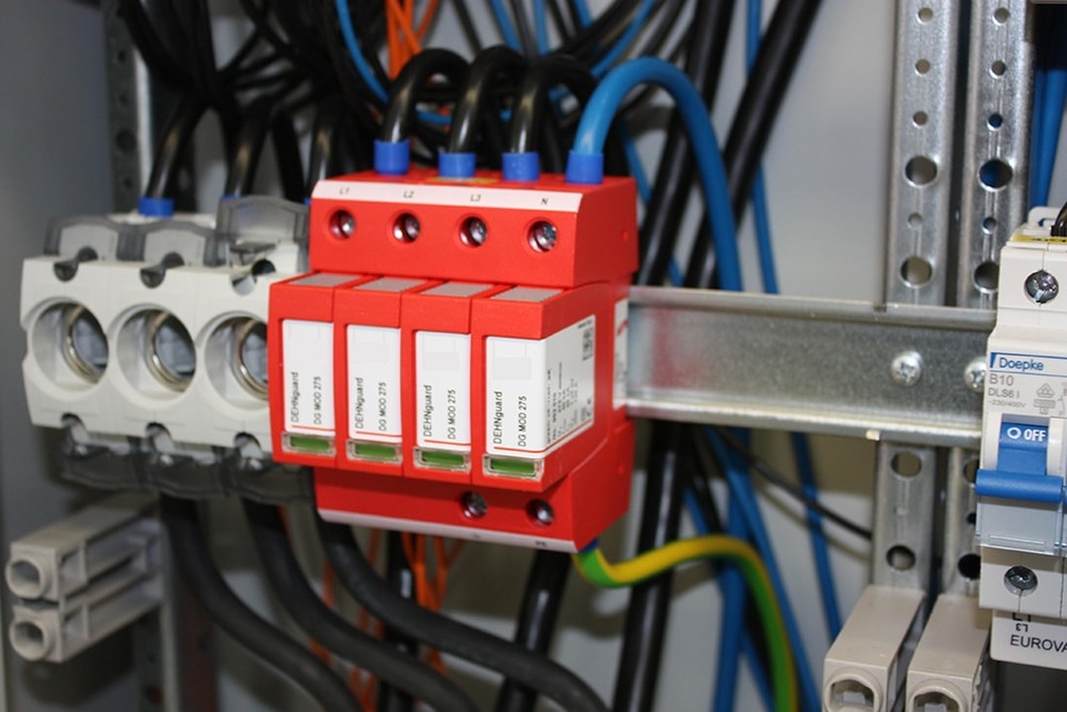 U berspannungsschutz bei B+M Elektrotechnik GmbH & Co.KG in Halle